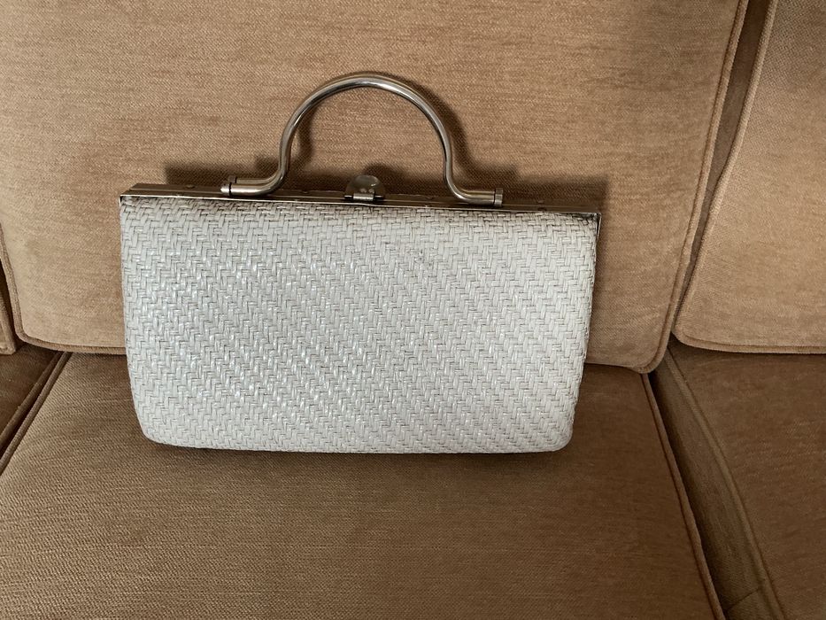 Mala de palhinha italiana branca em bom estado