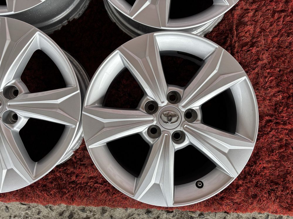 Original Toyota Avensis Camry Corolla Rav4 R17 5x114,3