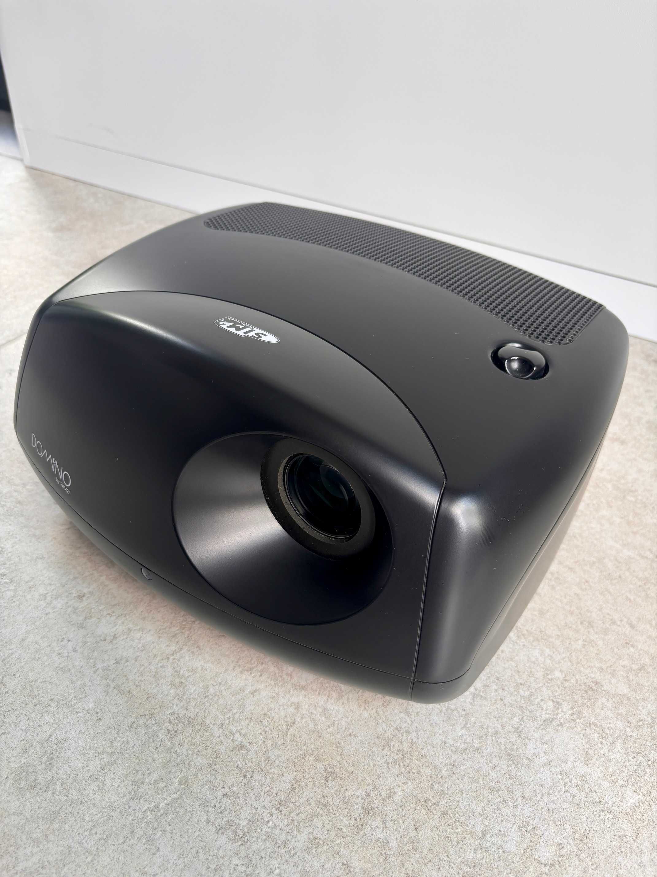 Projektor kina domowego Sim2 D80EBS