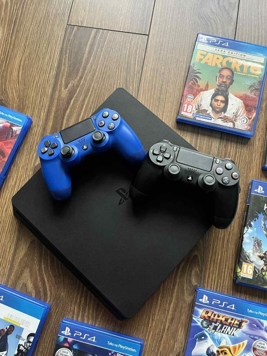 Ps4 500gb stan bardzo dobry w zestawie 2 pady,gry,całe okablowanie