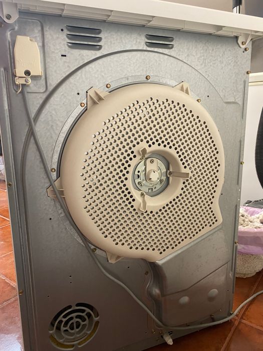 Máquina de secar roupa zanussi
