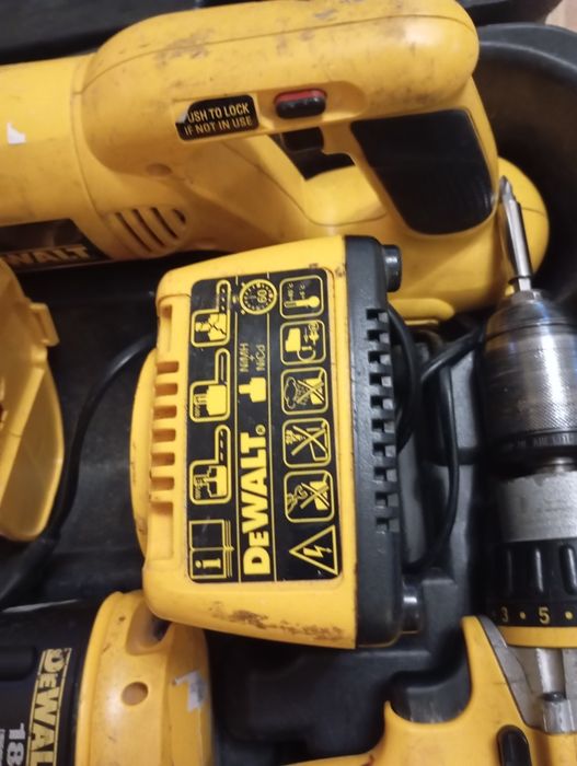 Komplet DeWalt. Wkrętarka,piła szablasta, holcerka,latarka