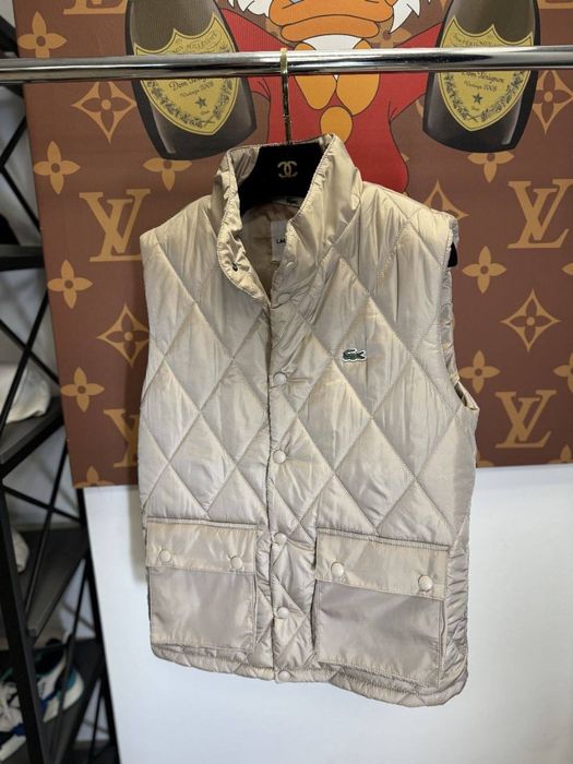 ЦЕНА БЫЛА 3000!Женская жилетка Lacoste бежевая безрукавка S M L XXL