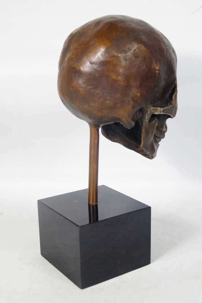 Figura z brązu rzeźba CZACHA CZASZKA Memento Mori - Milo