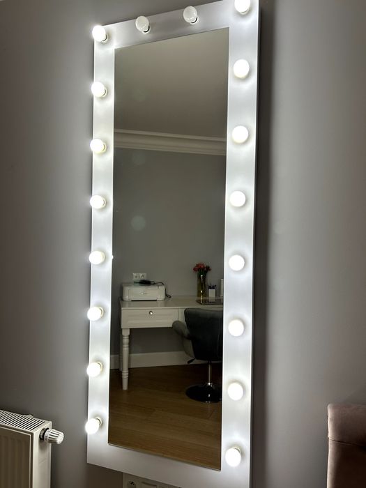 2 duże lustra wraz z oświetleniem