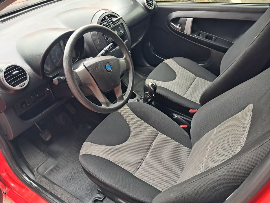 Geely Gx2 Газ 4-го поколения,  кондиционер,  стеклоподьемники.