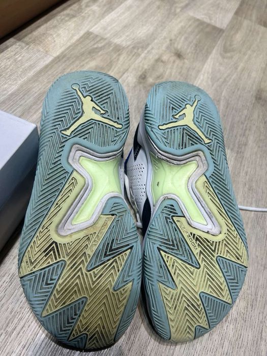 Кросівки Jordan.