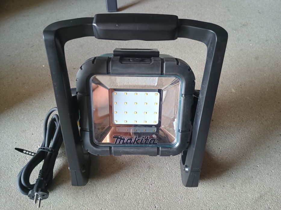 Lampa budowlana Makita DML 805 14,4- 18V lub 230 V