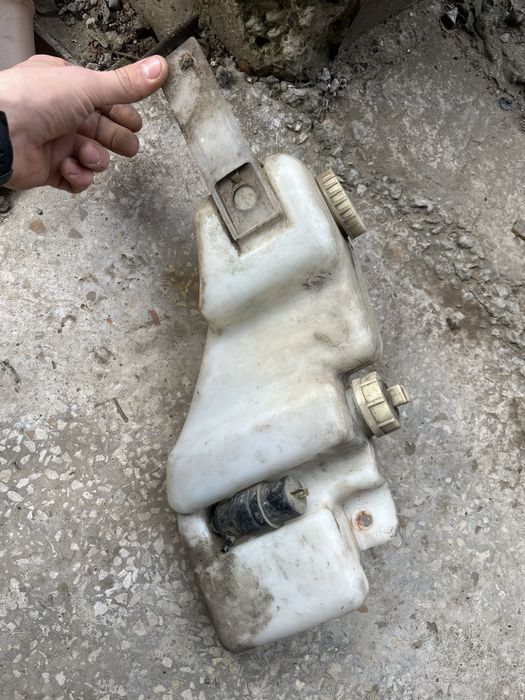 Бачок омивайки Ваз 2110-12 взборі з поплавком і моторчиком