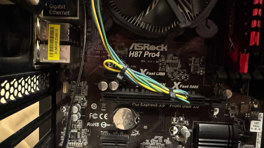 Caixa Computador Nox com peças vintages