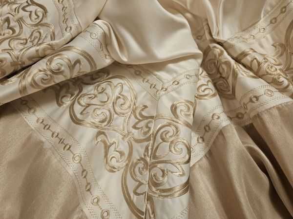 Ozdobna,złota poszwa-narzuta