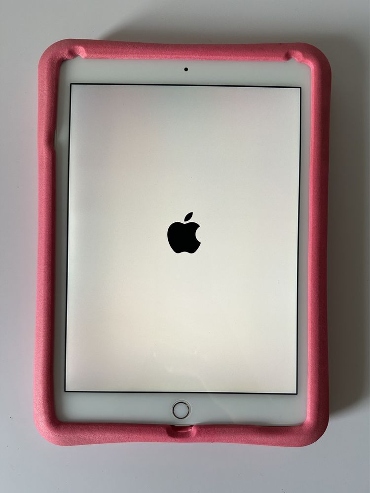 Etui Pokrowiec EVO PLAY tech21 różowe iPad Air 2
