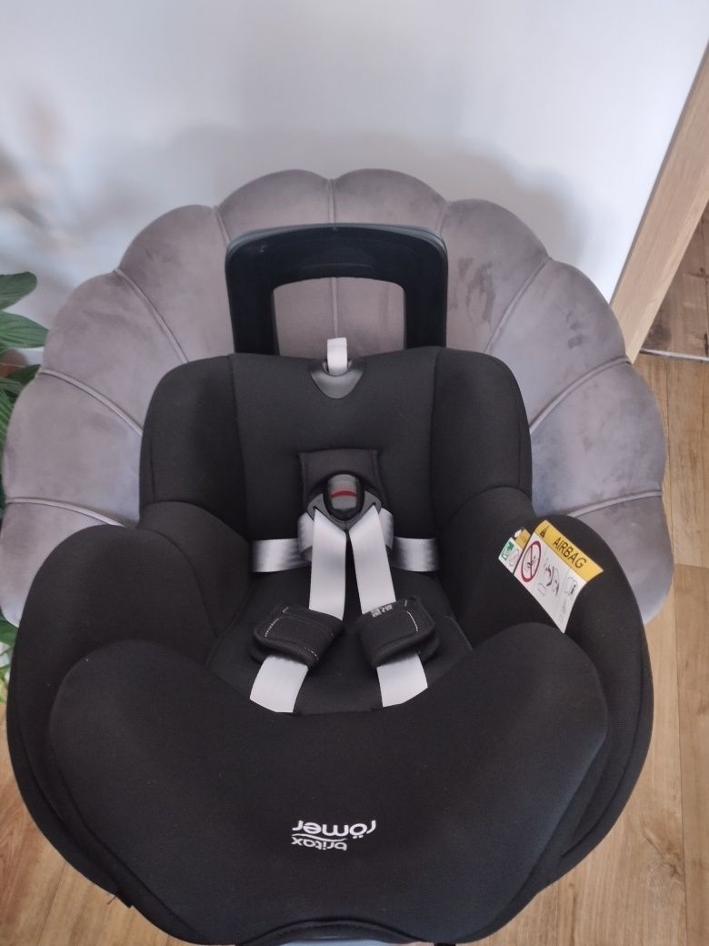 Fotelik samochodowy Britax Römer Dualfix M i Size obrotowy 360 isofix