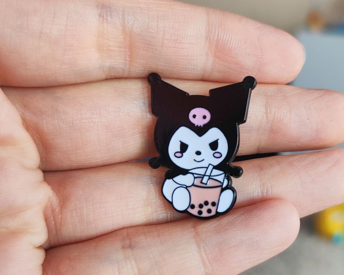 Kuromi - metalowa przypinka pin broszka. Nowa