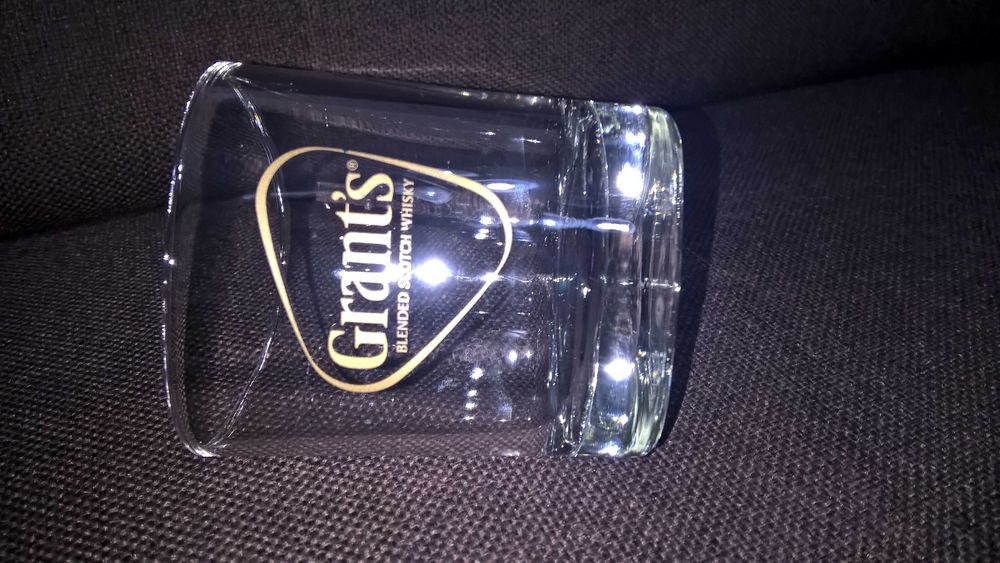 szklanka whisky Grant's Ballantine's