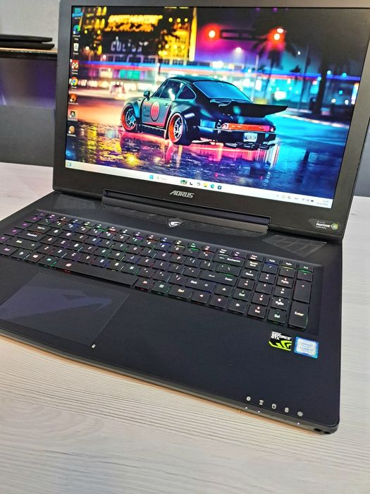 Ноутбук Gigabyte Aorus/i7-7820HQ/32 Gb/512 Gb/GeForce GTX 1070 8Gb