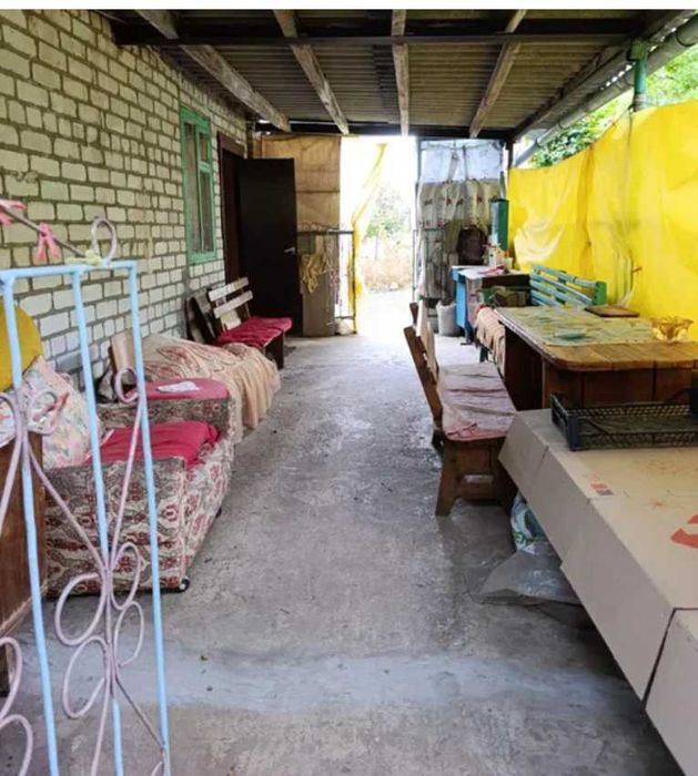 Продам дом -дачу в Высоком. Участок 10 соток .Печное отопление TB