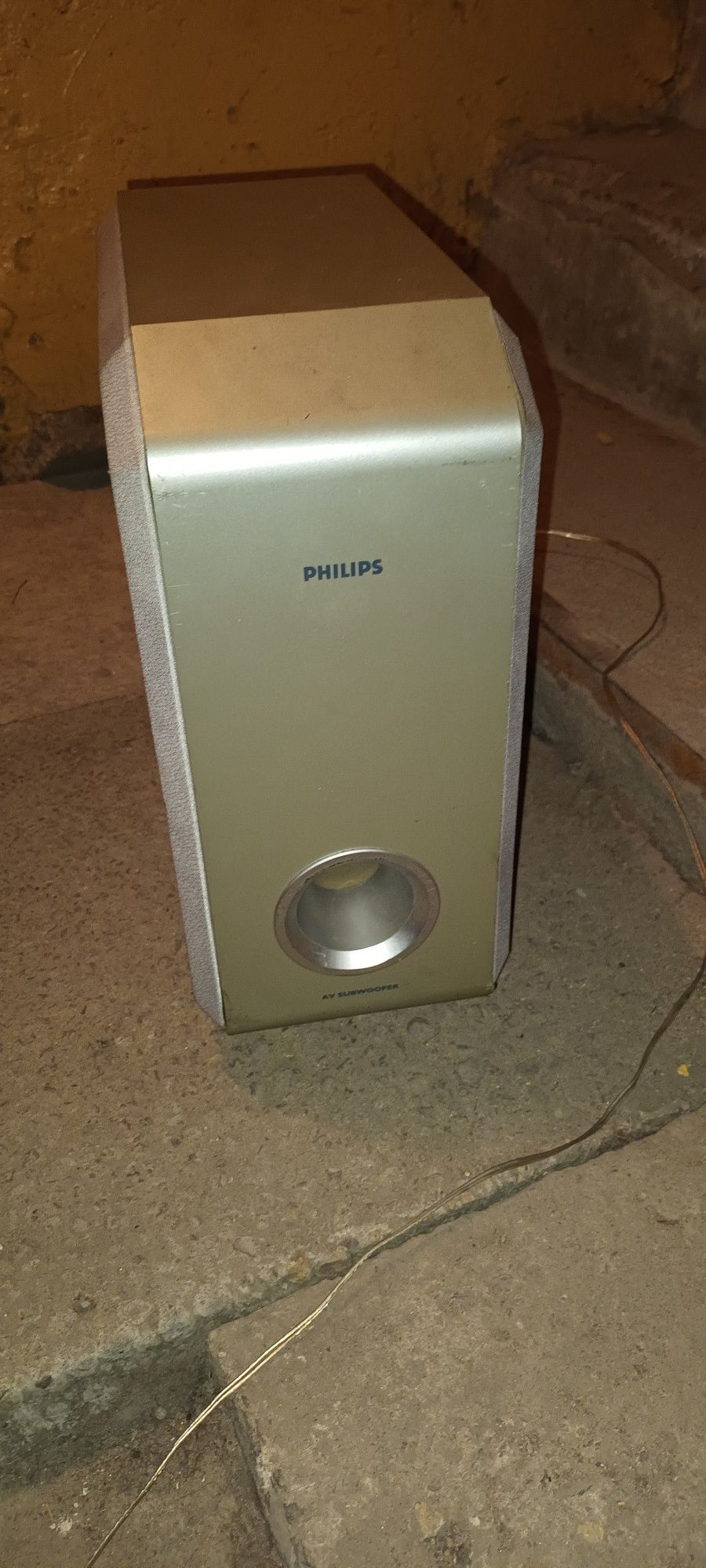 Subwoofer Philips sw 600