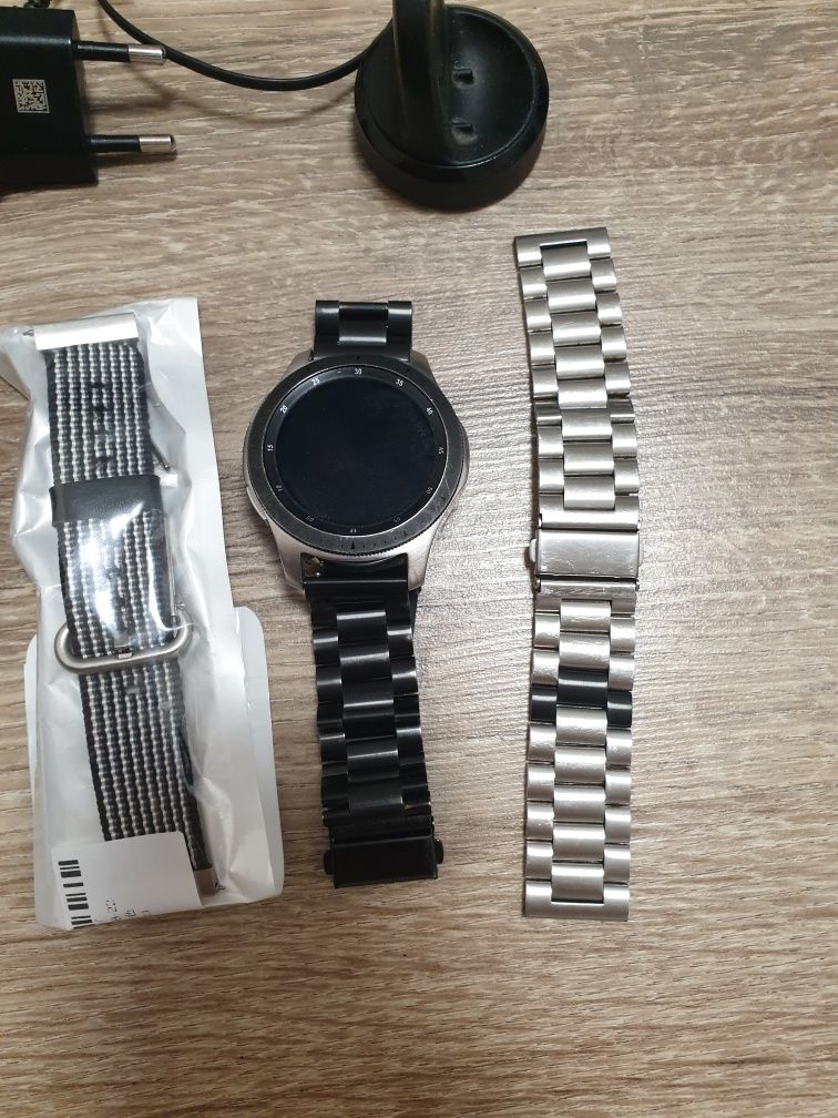 Samsung Galaxy Watch 46 mm оригинал. Полный комплект. 3 ремешка