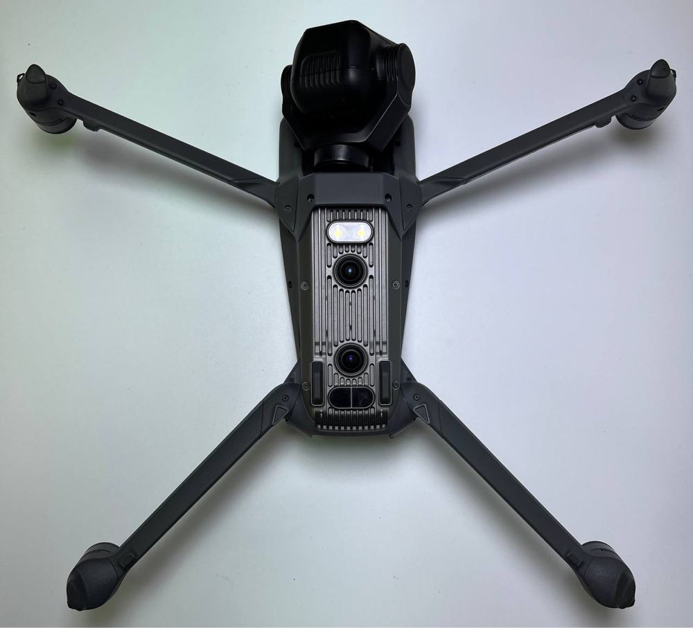 Дрон Dji mavic 3 pro. Тушка з нальотом