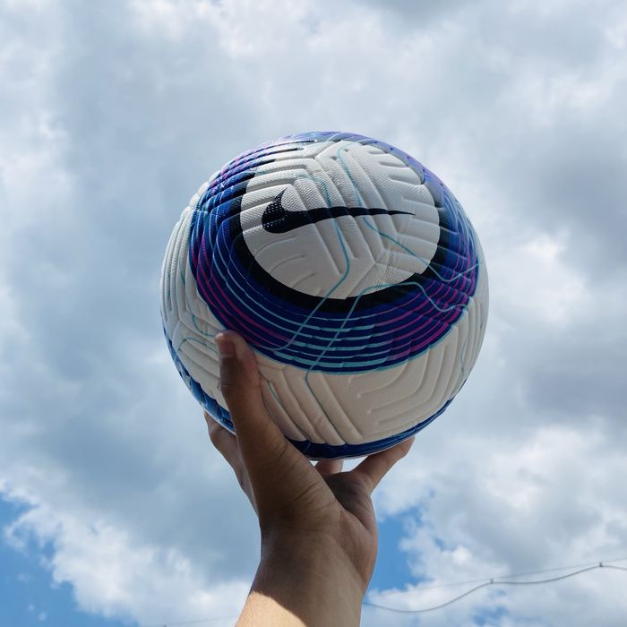 Професійний футбольний м’яч Nike Flight 2024/25