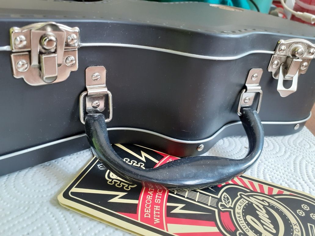 Gitara metalowe pudełko na lunch