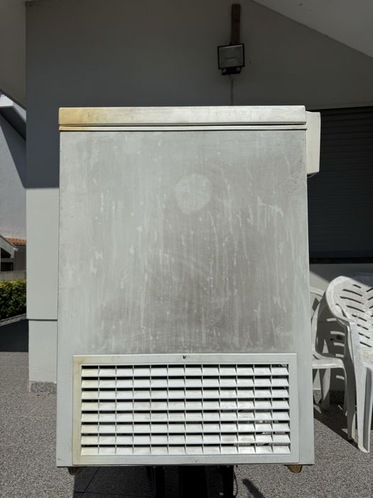 Arca congeladora a funcionar bem