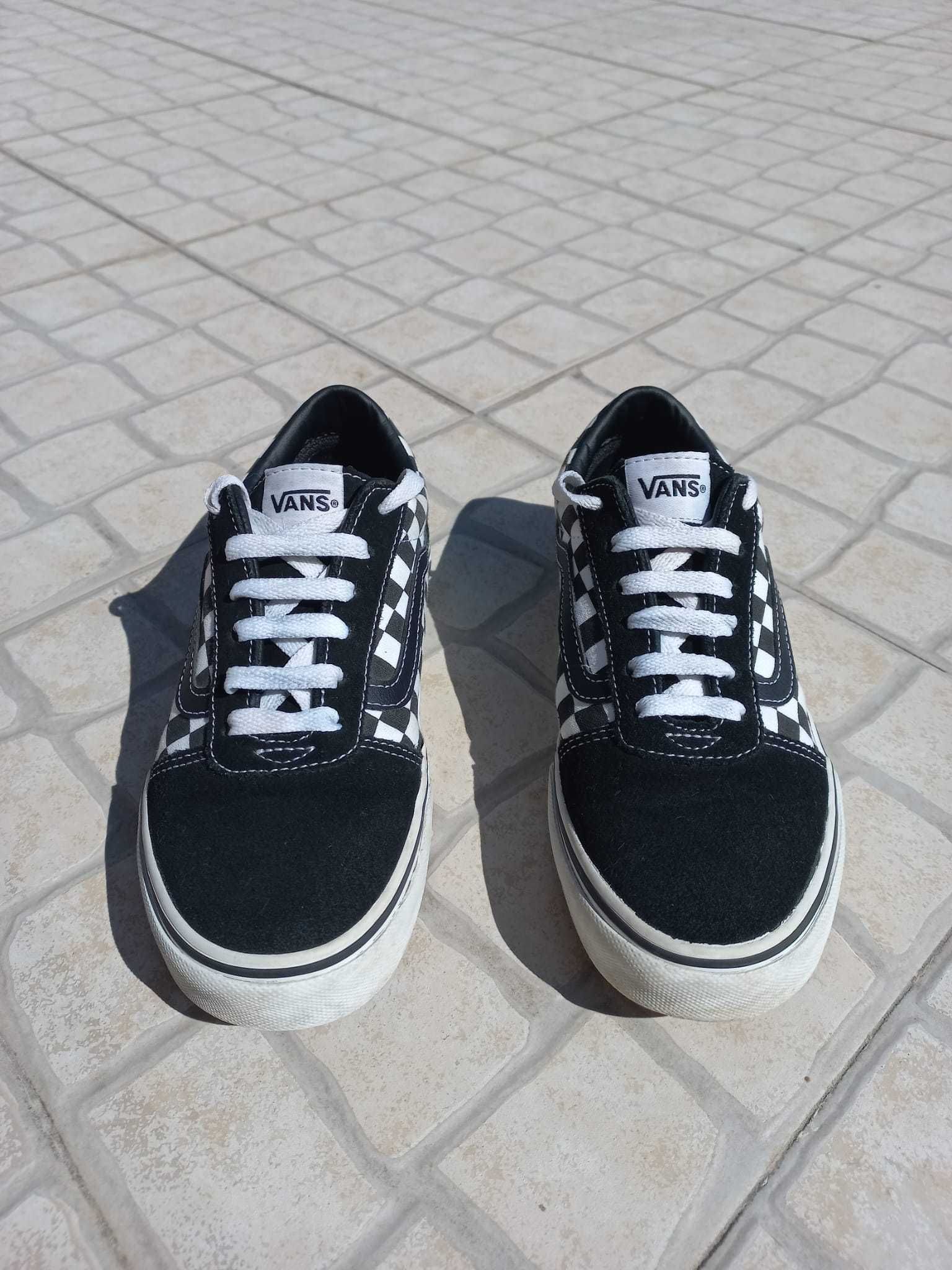 Tênis Vans checkered