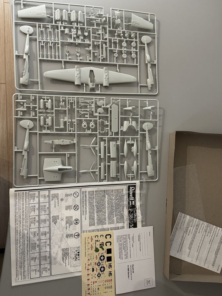 Revell Lockhead P-38 J/M Lightning model samolotu