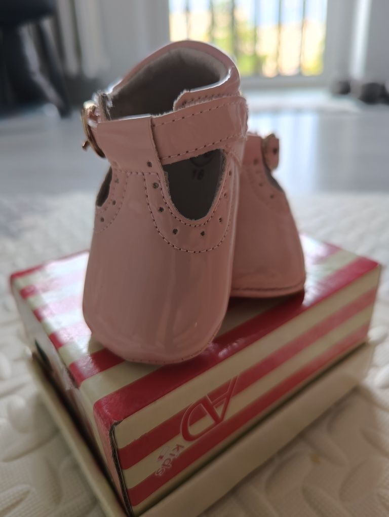 Buty buciki niemowlęce dziewczęce różowe 10cm lakierki chrzest wesele