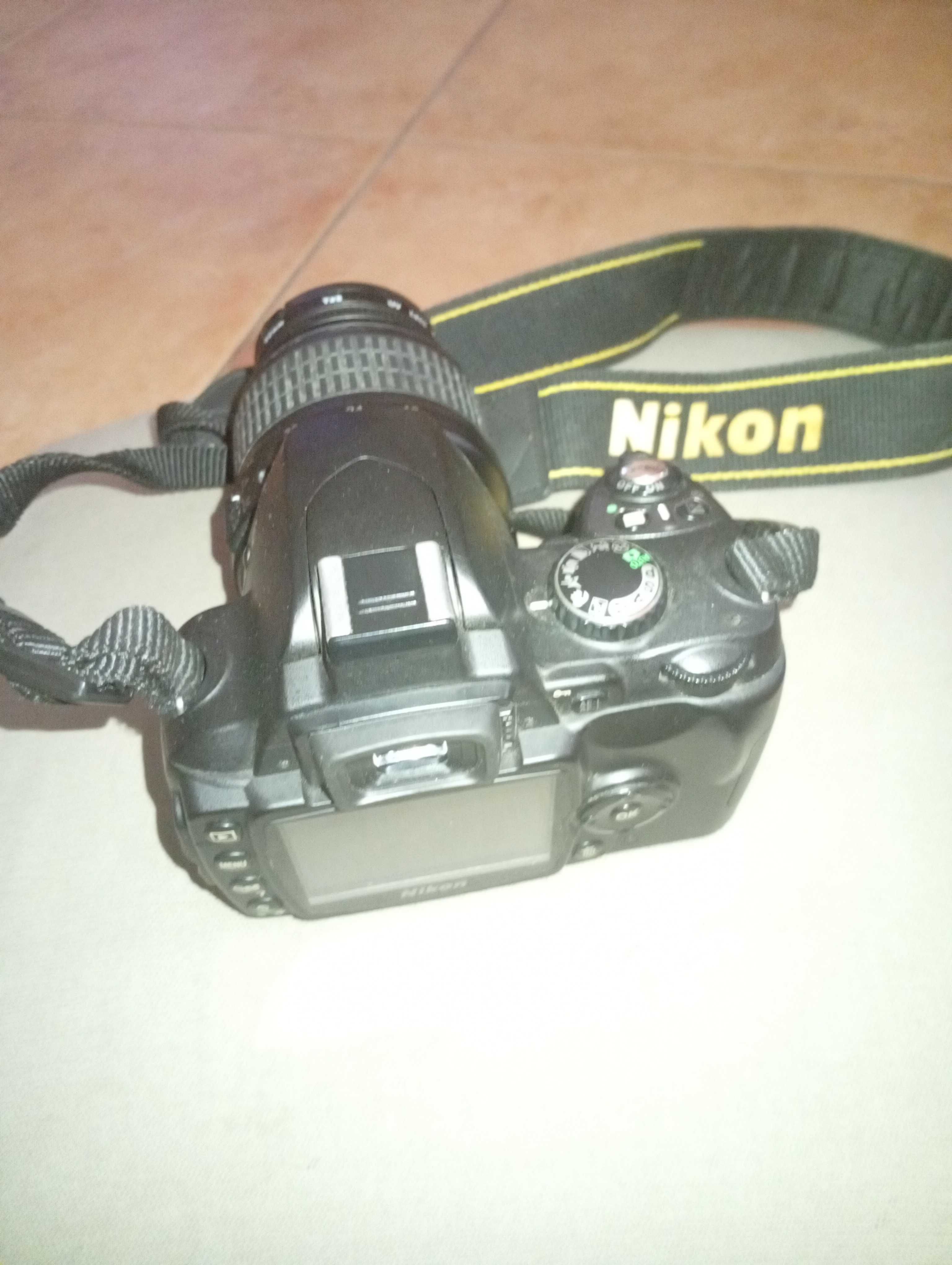 Nikon como nova com bolsa tudo completo