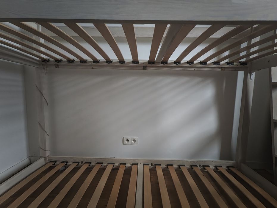 Łóżko piętrowe drewniane