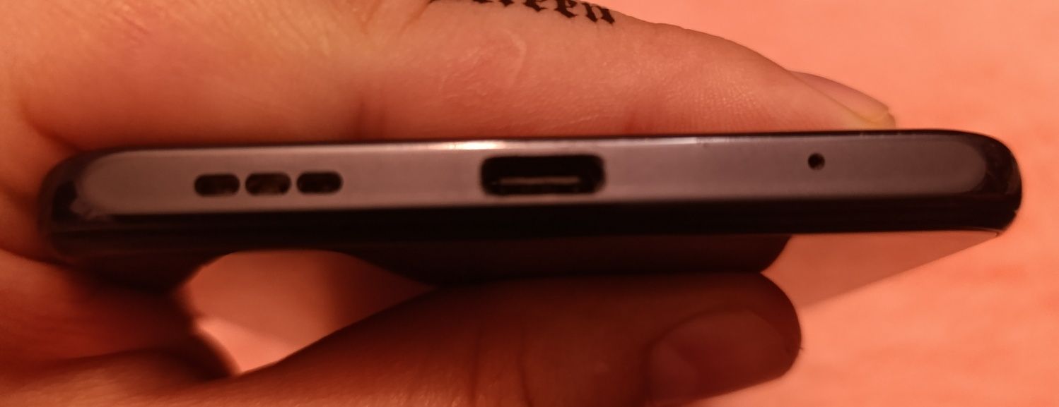 продаю телефон Redmi note 10 pro
