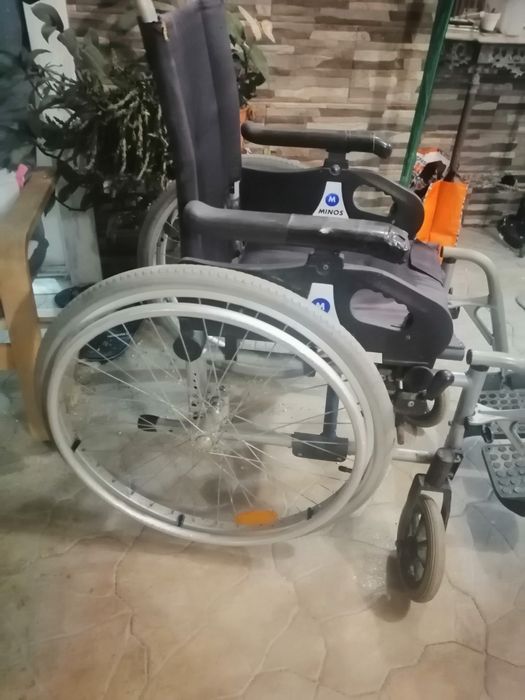 Cadeira de rodas em alumínio