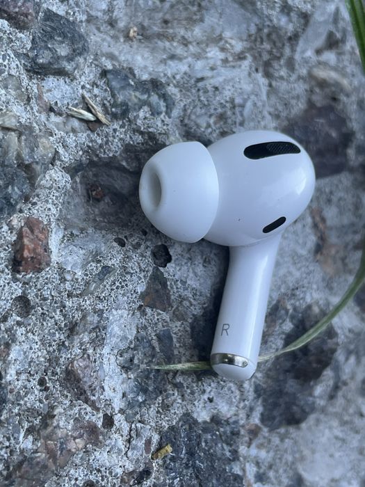 Продам AirPods pro правий оригінал аирподс про орыгинал