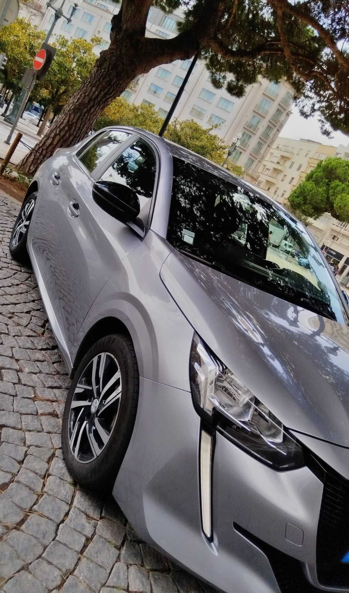 Peugeot 208 - ANO 2020 - Como Novo