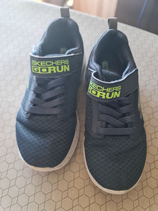 Tenis Azuis escuros tamanho 33 Sckechers