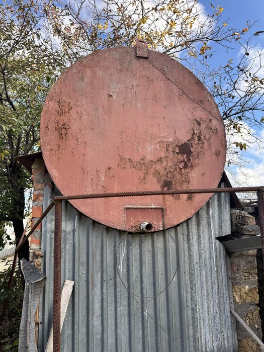 Металева бочка з металевими кріпленнями 5 кубов