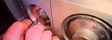 Аварійне відкриття замків будь-якої складності.