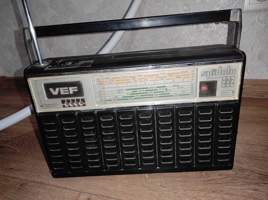 Радиоприемник VEF Spidola 232. ВЭФ Спидола 232