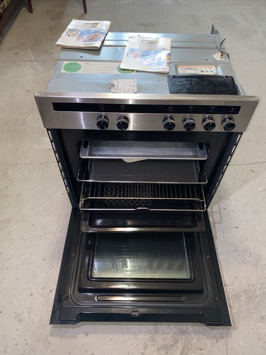 Продам духовой шкаф с варочной поверхностью