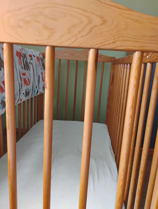 Łóżeczko dziecięce meblowe