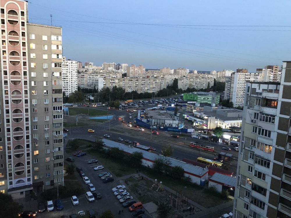 1-я Квартира на м. Позняки /м. Харьковская ул. Ахматовой 4