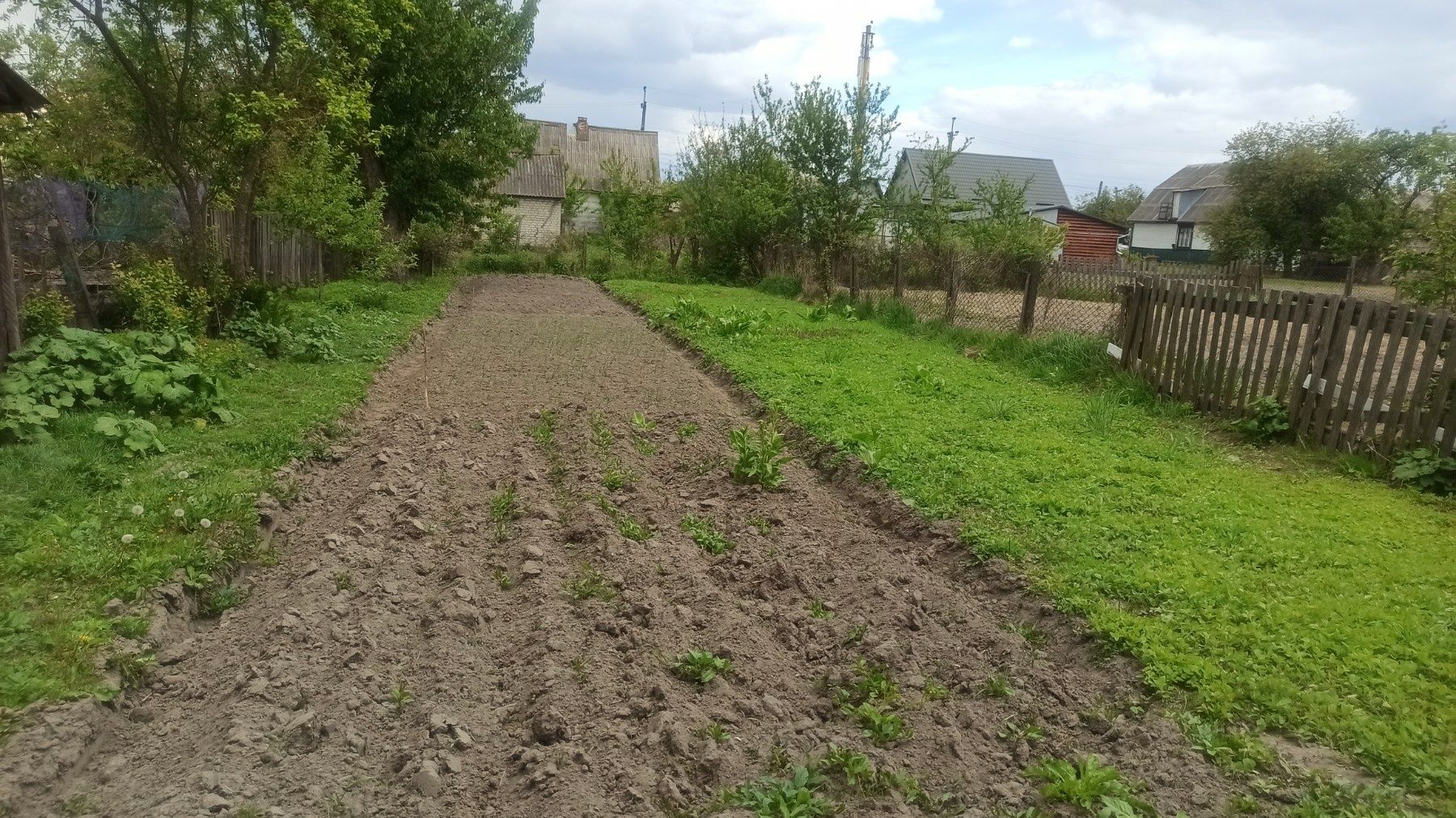 Продам пів-будинка. м.Олевськ, вул Інтернаціональна. Без комісії.