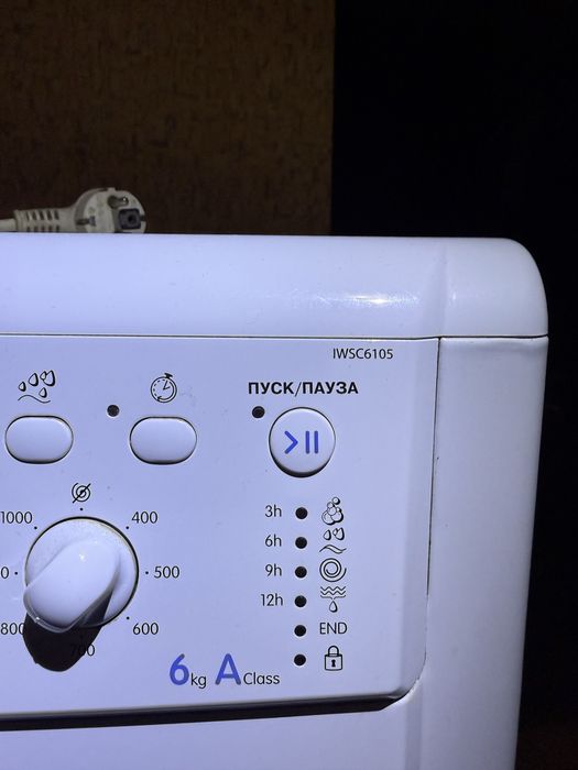 Пральна машина Indesit IWSC6105 на запчастини