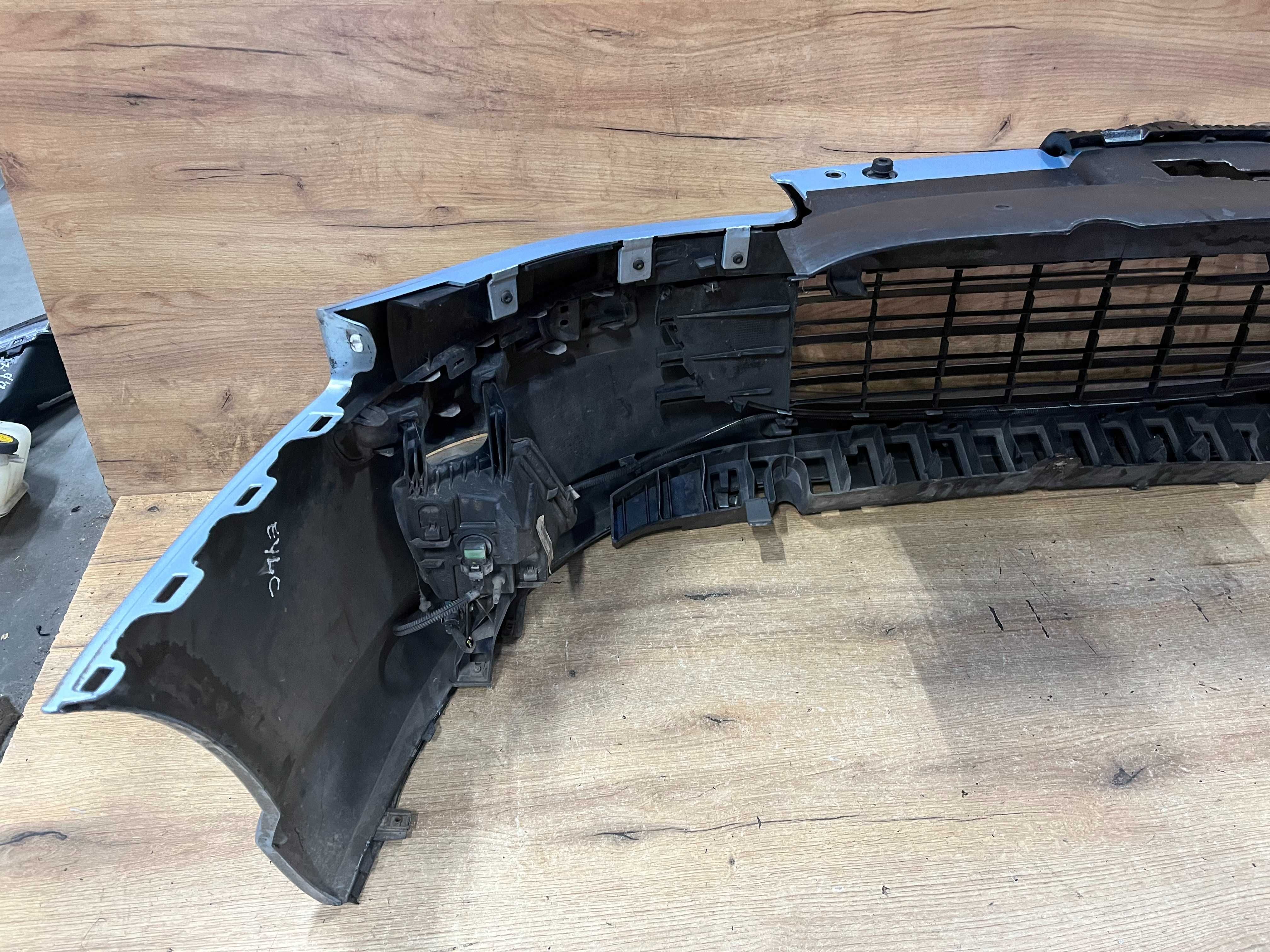 Zderzak przedni Peugeot 407 kolor eylc