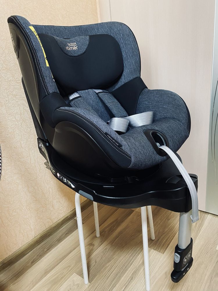 Автокресло Britax-Romer DUALFIX i-SIZE Blue Marble с рождения до 4 лет