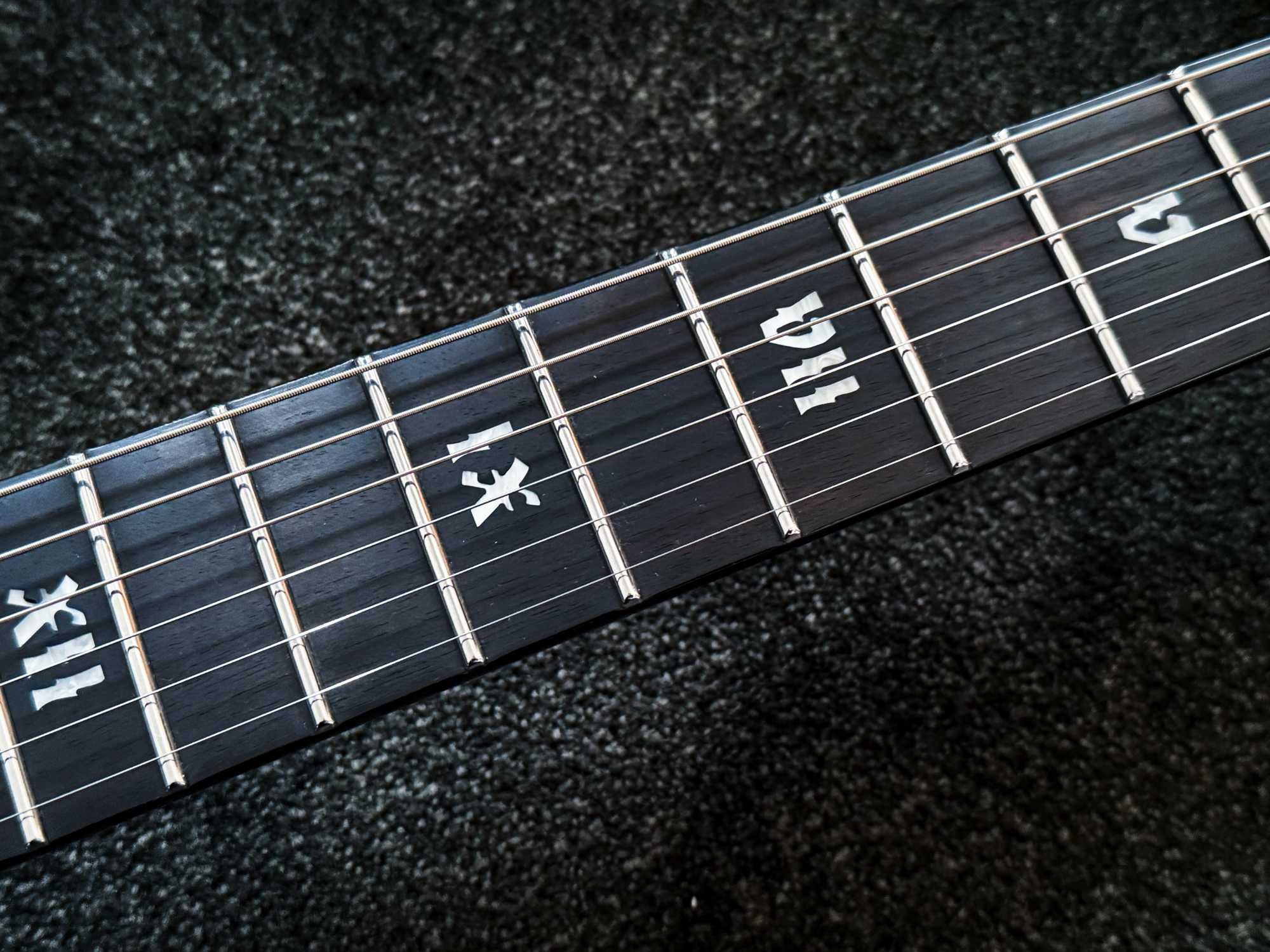 Schecter V-1 Apocalypse Red Reign + gig bag