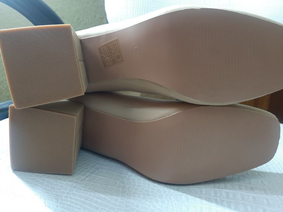 Ботильйони панчохи