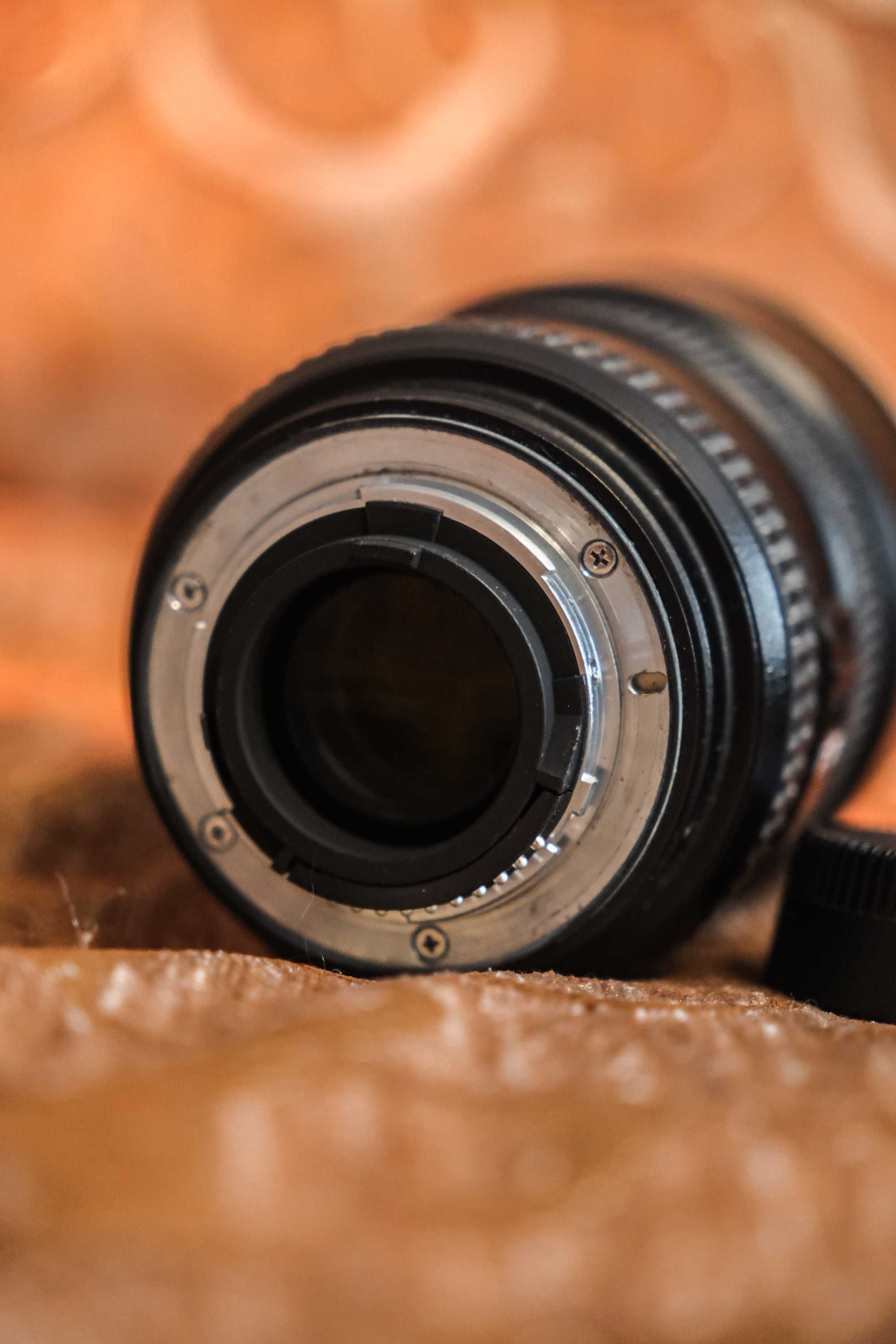 Об'єктив Nikon 17-55mm f2.8G AF-S IF ED DX
